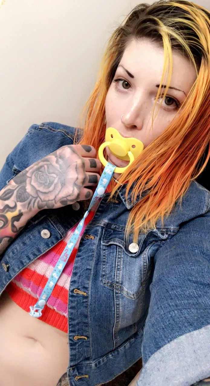Who else here loves pacifiers?