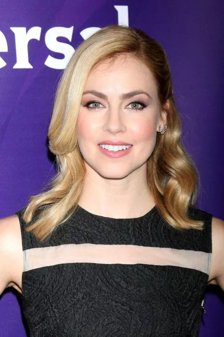 Amanda Schull