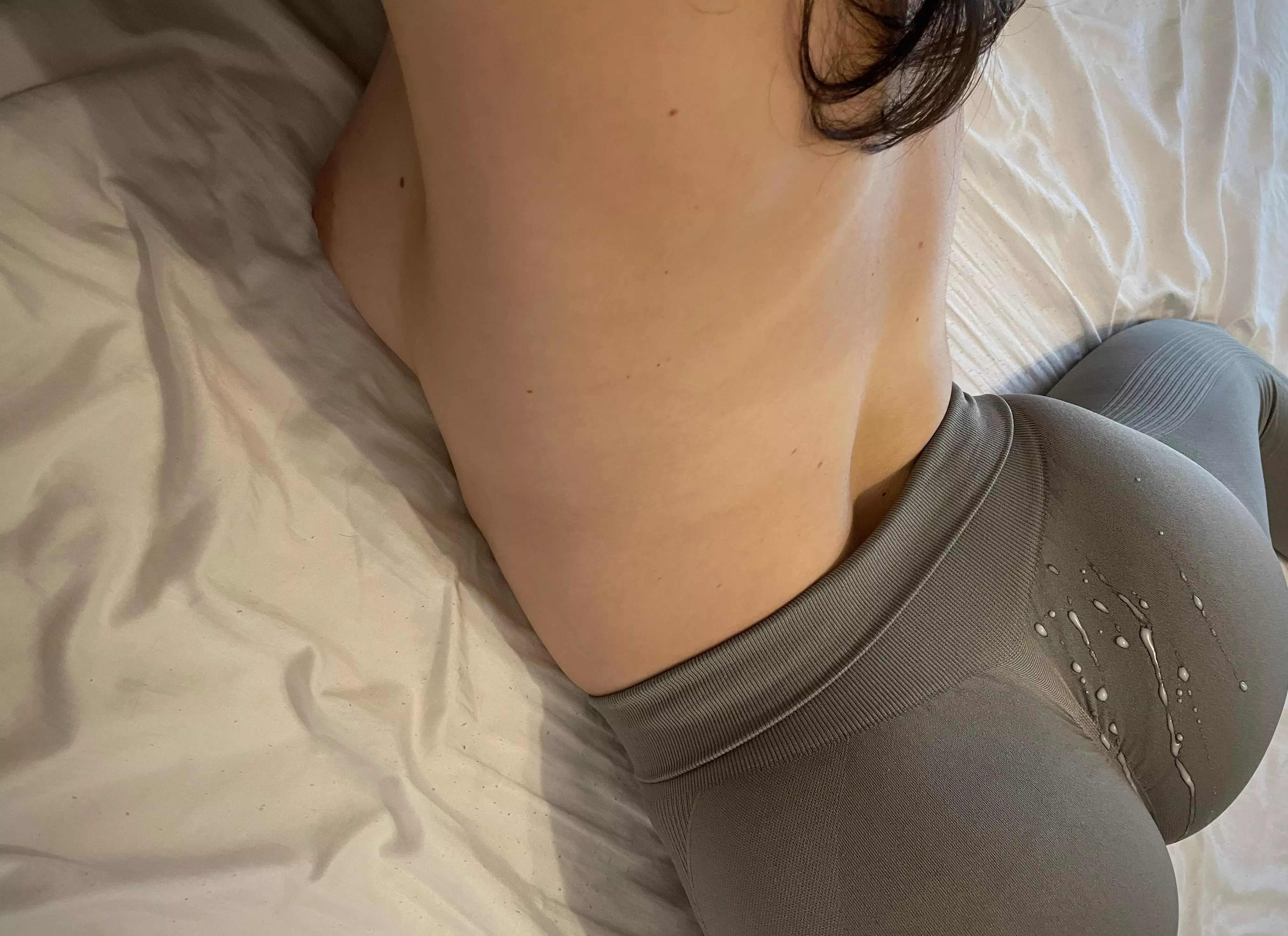 An ass in leggings just begging to be coated