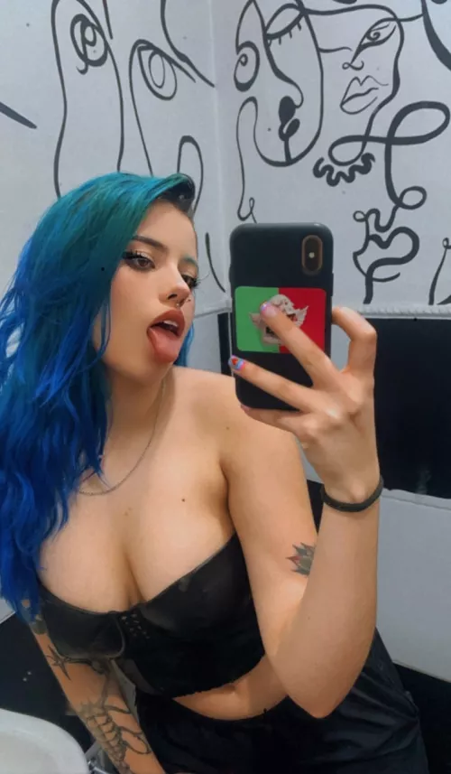 Blue hair and big tits is a deadly combination😉