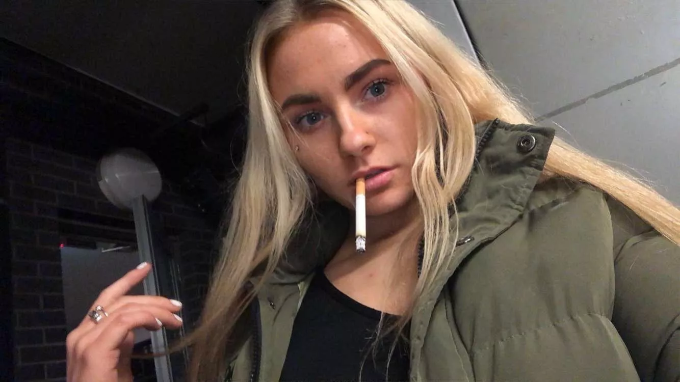 can a smoker girl post here without nudity or filters and still get likes?