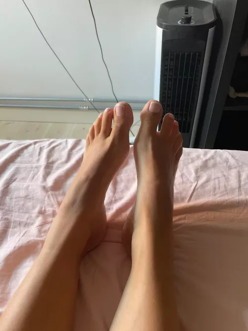 Cooling off my feet feels so good!