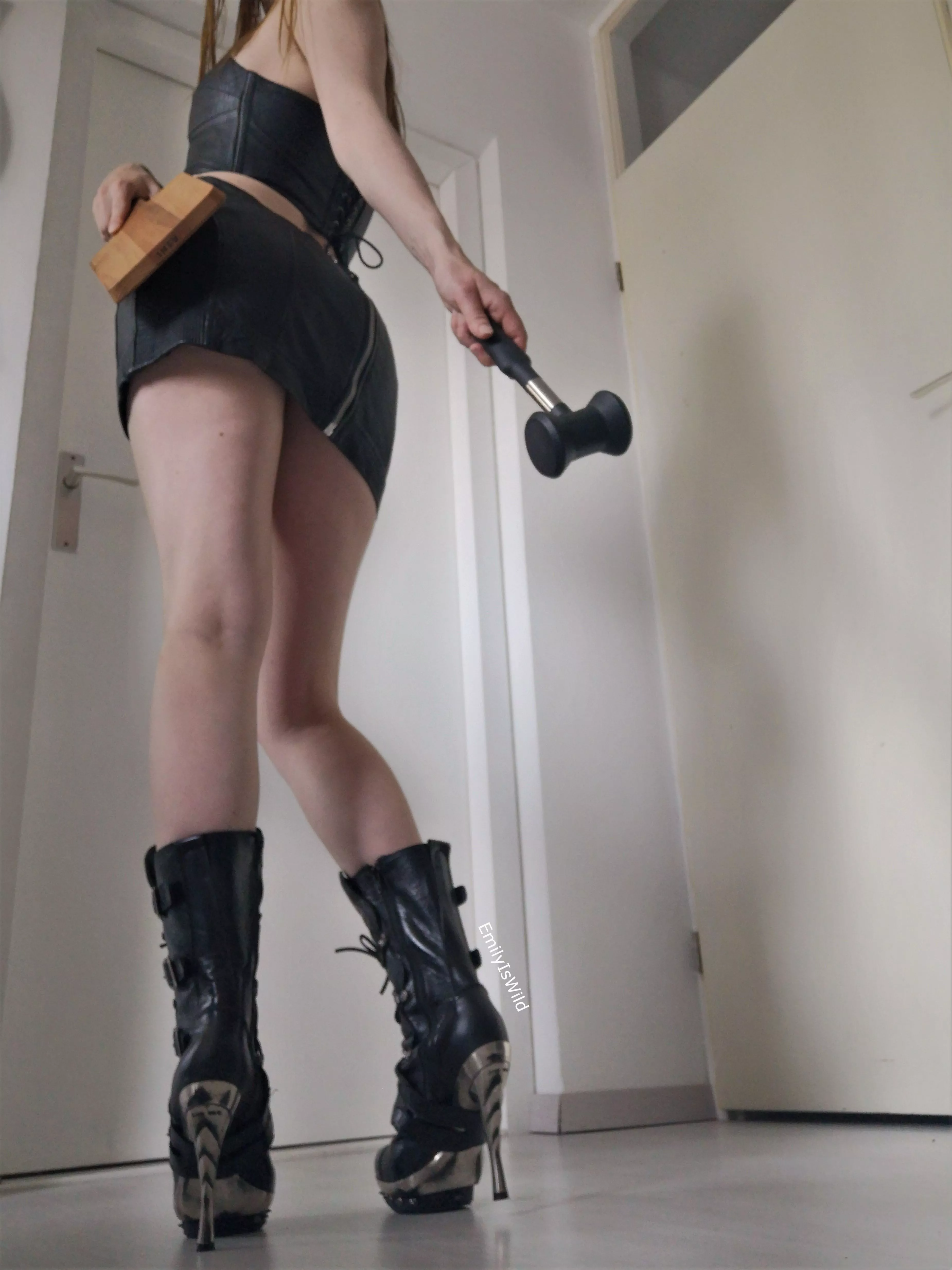 Do you dare to come closer? 😈