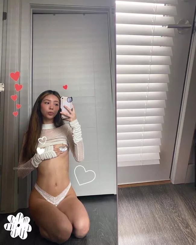 Heard you like crop tops & cute girls!