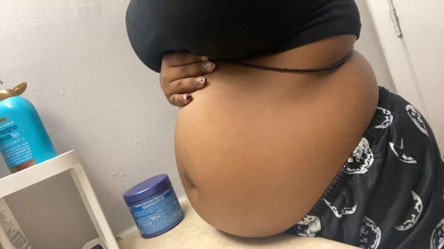 I love feeling huge 😩🍔