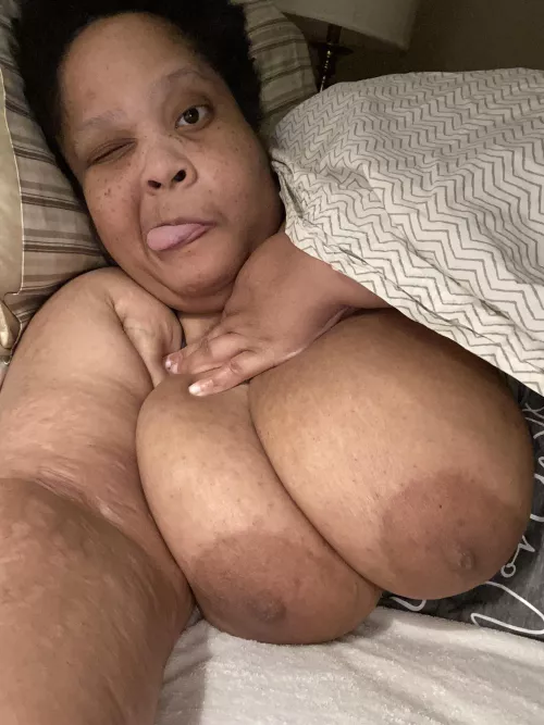 IM BACK BABES!!! U miss me?? ;p