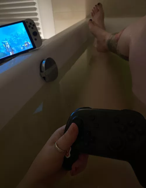 Oh God, it’s raining & I’m not containing