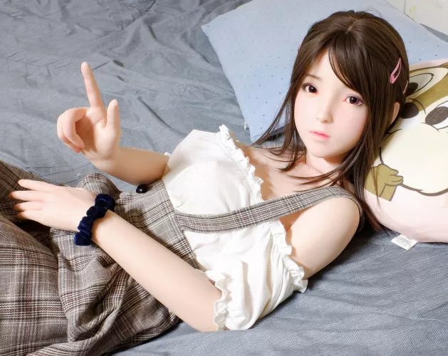 She's looking at me with lovely eyes 🤭