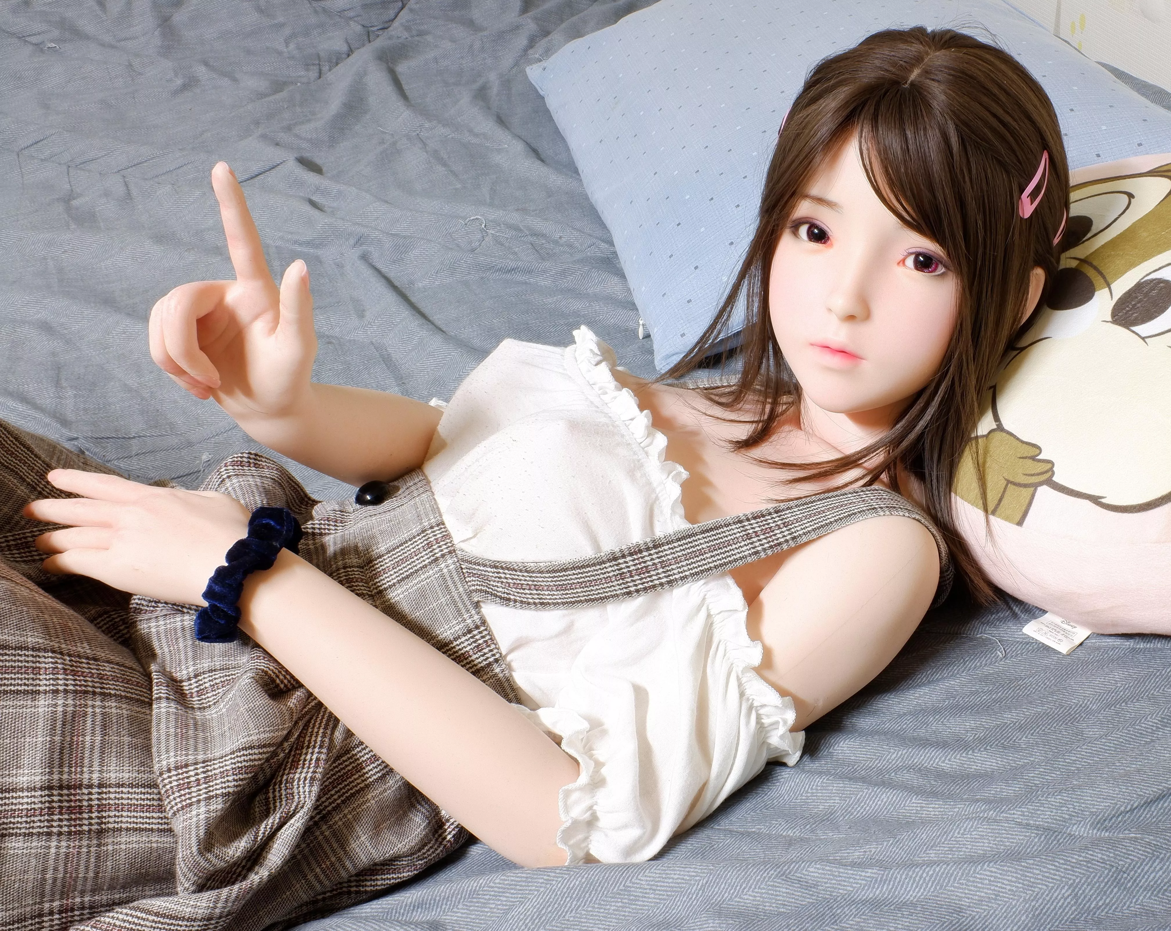 She's looking at me with lovely eyes 🤭