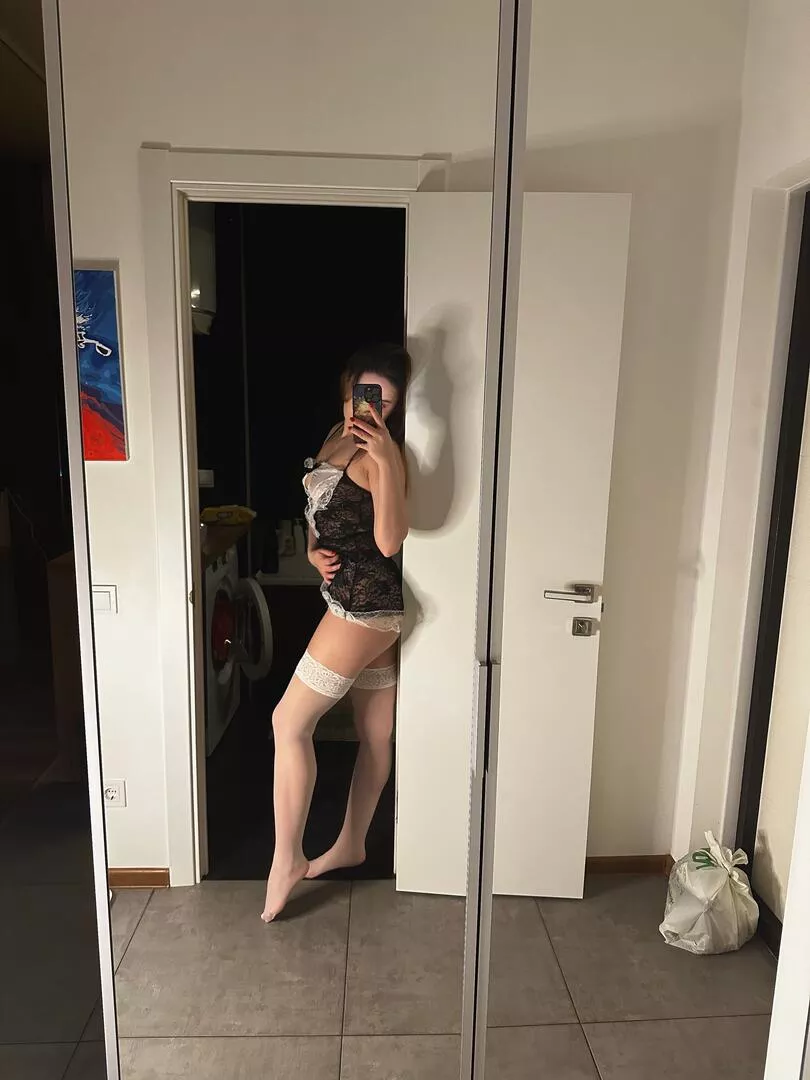 There are 1000 pieces in the puzzle of my body, please count each one