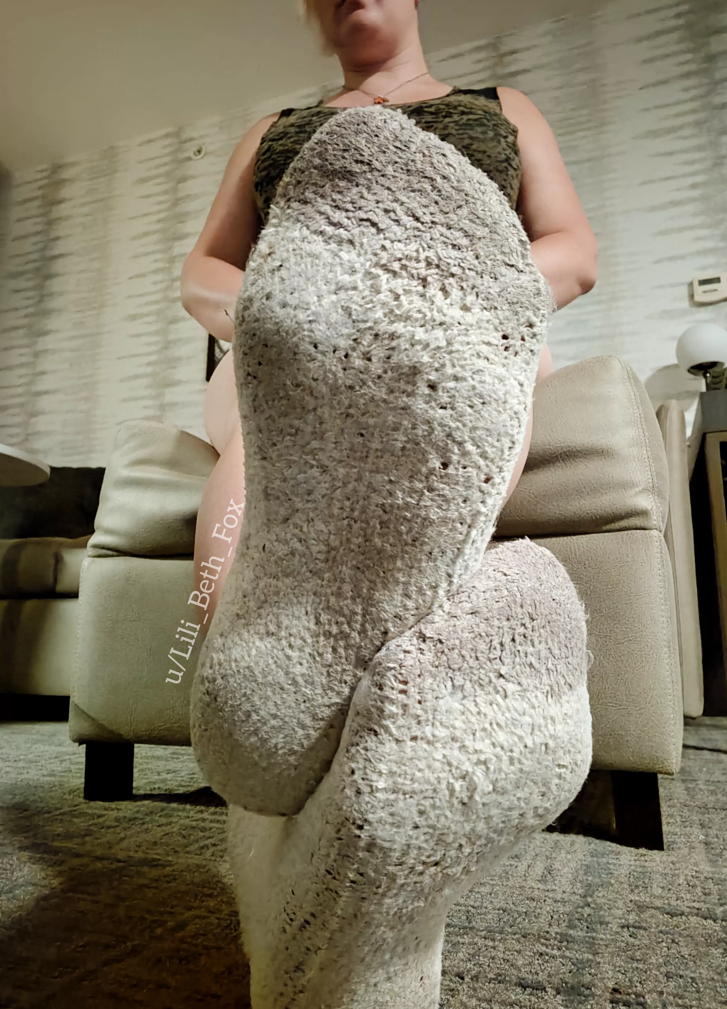 These smell awful 😂 Salt and vinegar chip sweaty and sour! [Selling] Your next pair is waiting!