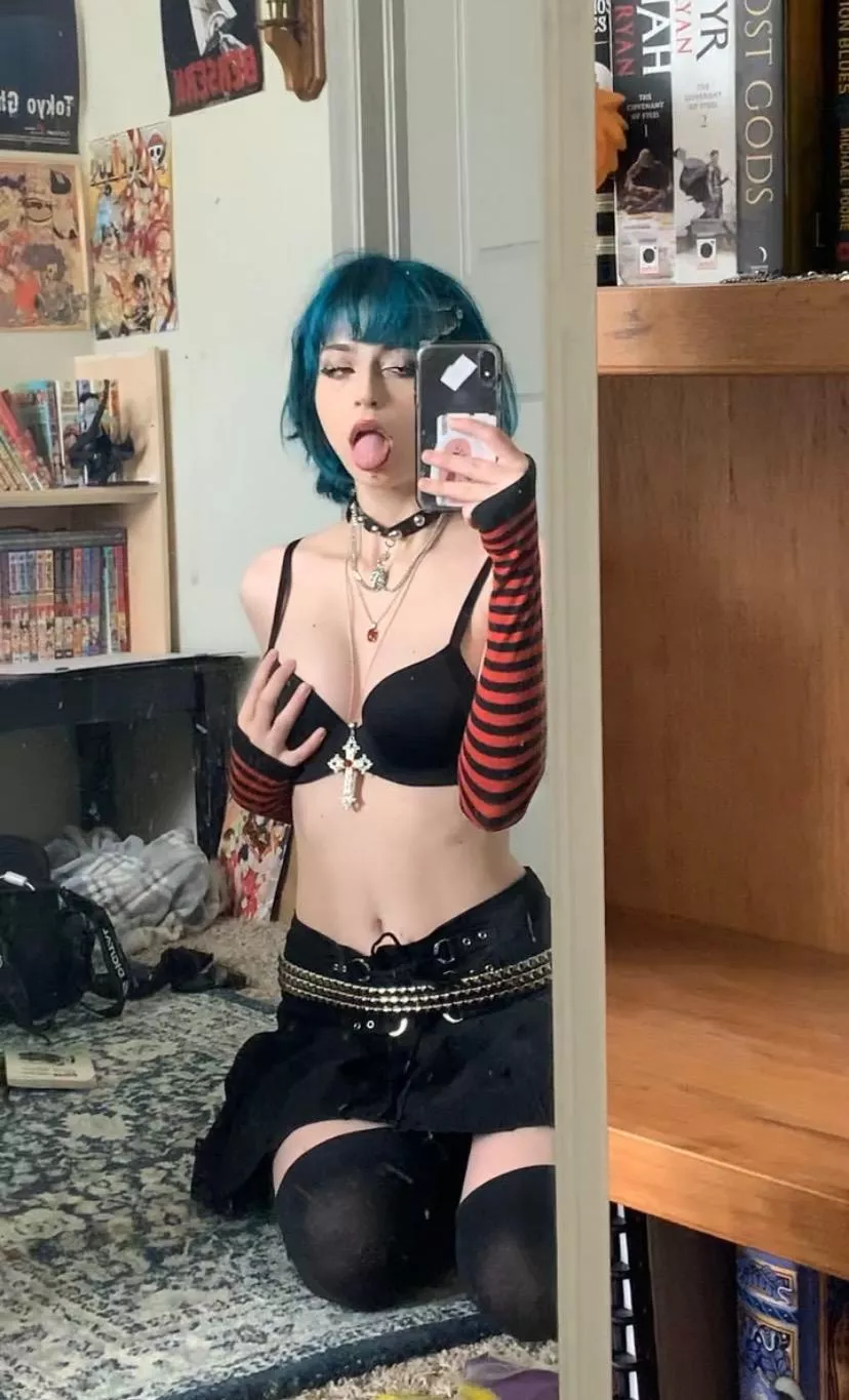 Use my emo body after class nudes by inkyblo0d