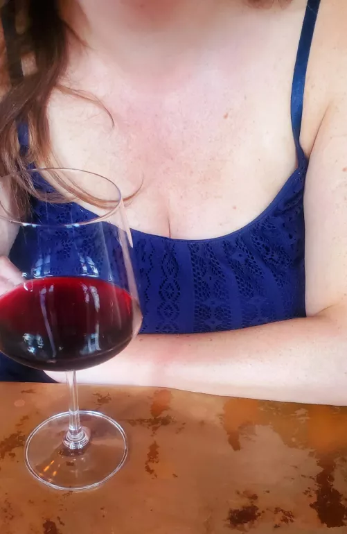 What goes better with a glass of wine, than cleavage?