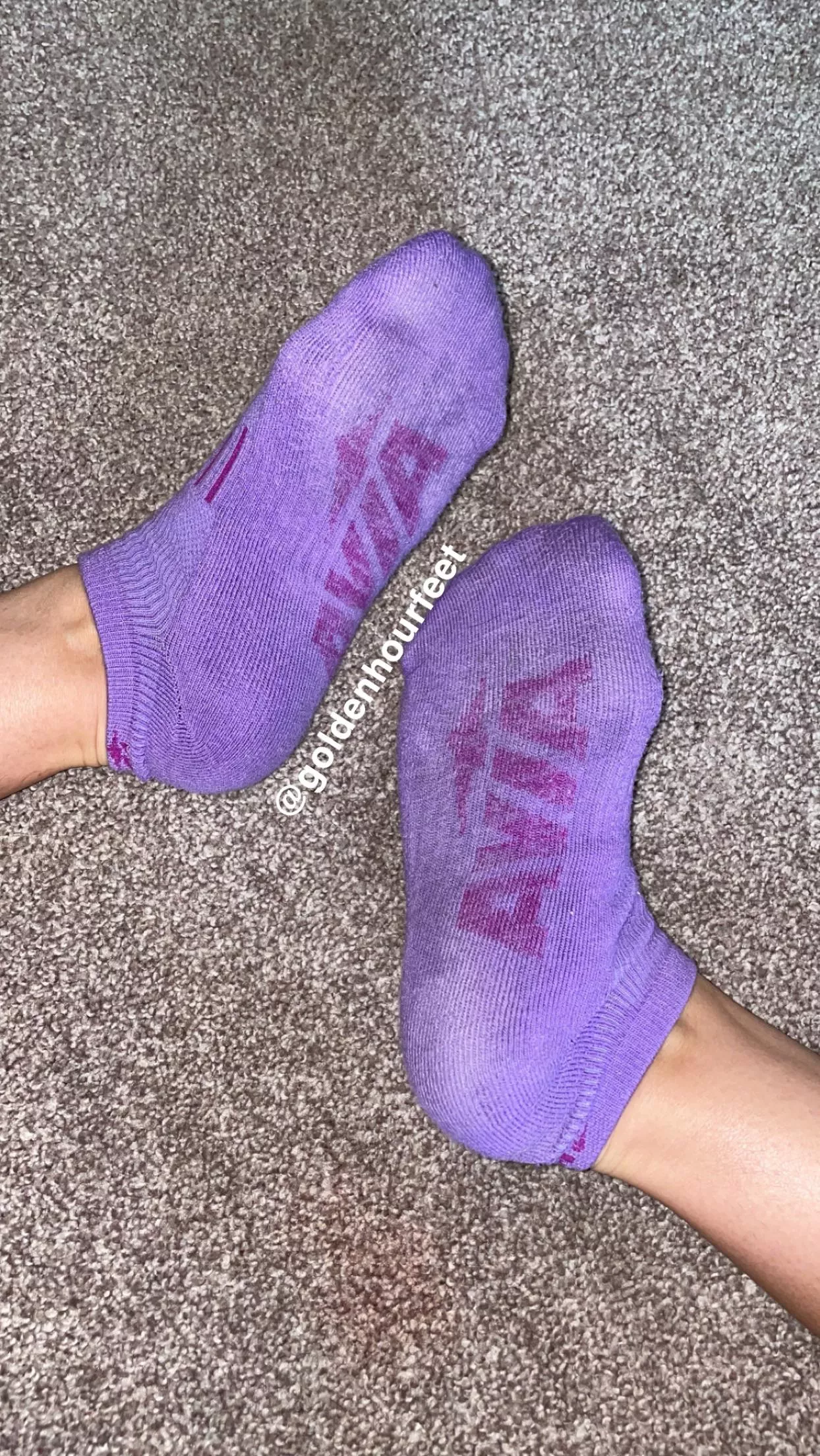 You know you wanna put your face in them😈 [selling]