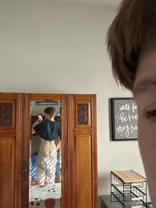 A sneaky little peek 😋