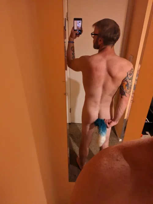 Always feel cute with my tail in