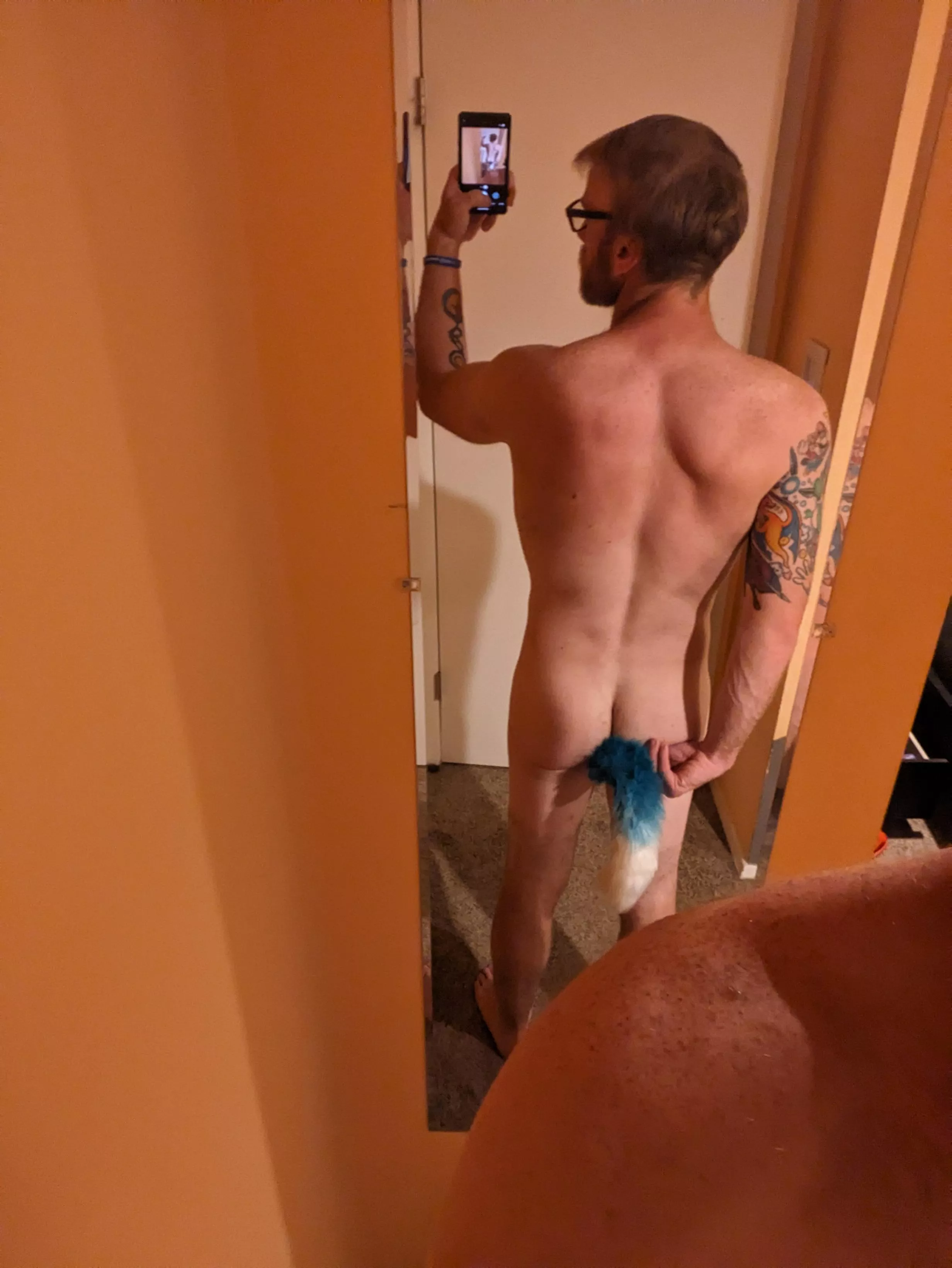Always feel cute with my tail in
