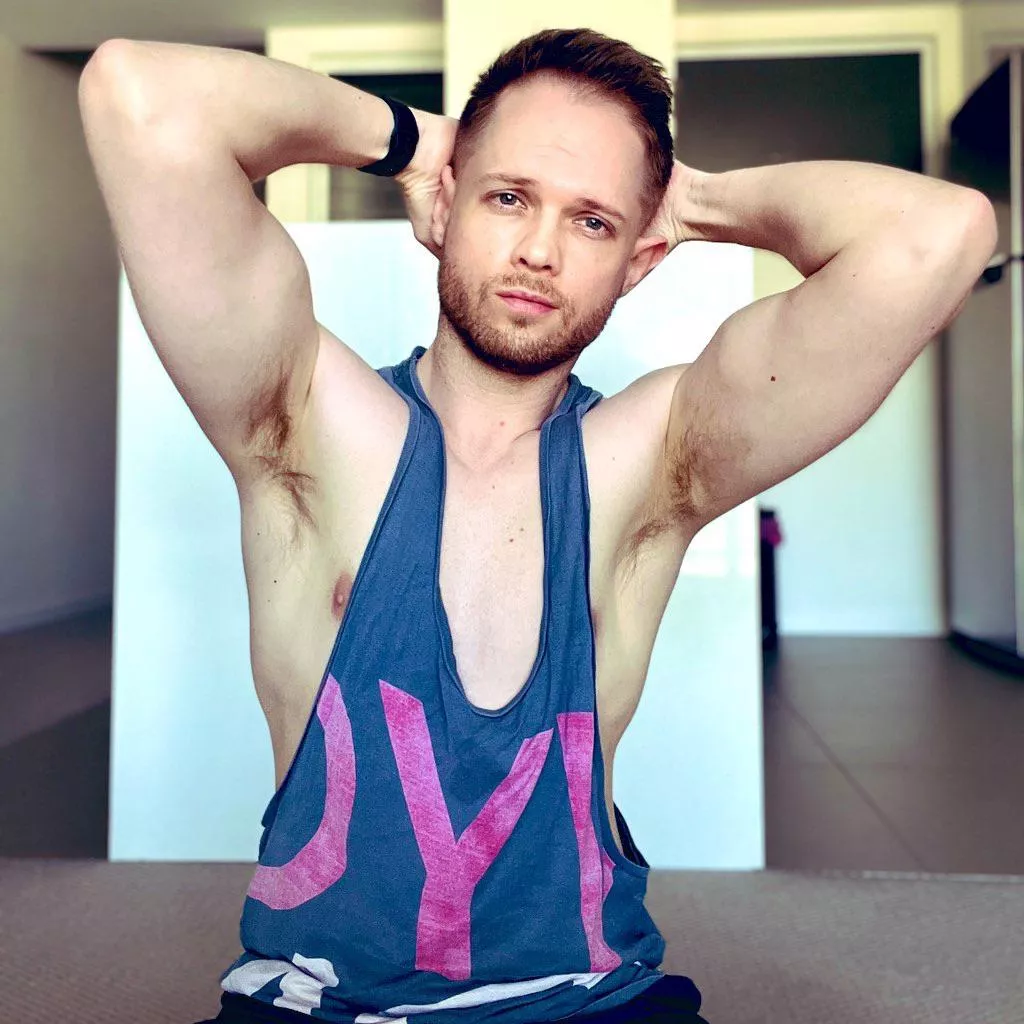 Always feel self conscious posting photos with my face in them 😂 but here goes!