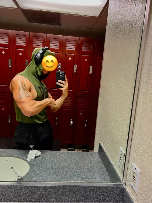 Arms and forearm looking juicy