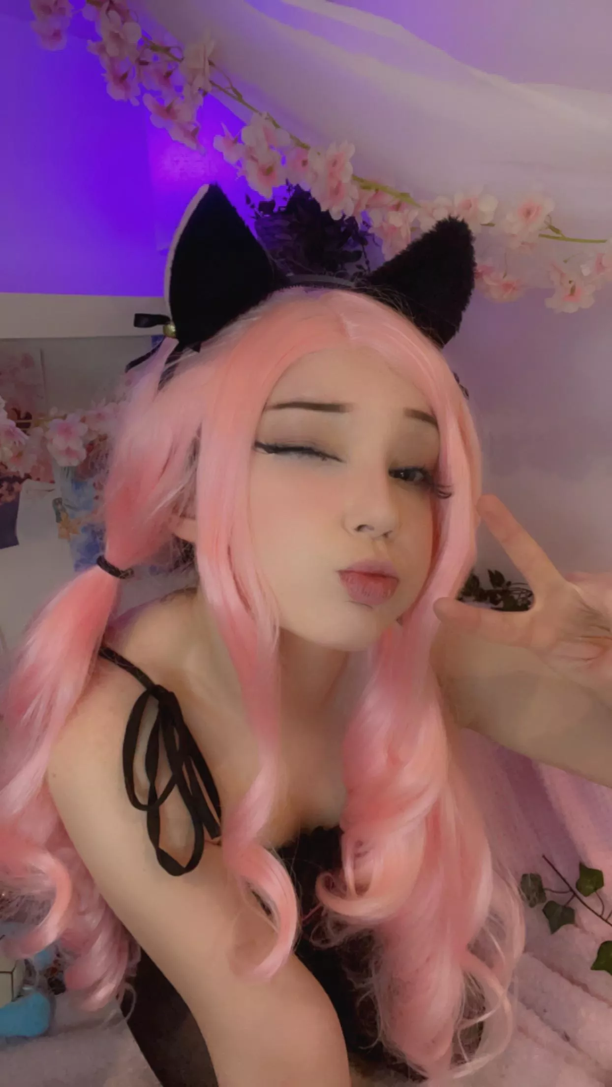 can kitty have some headpatz?