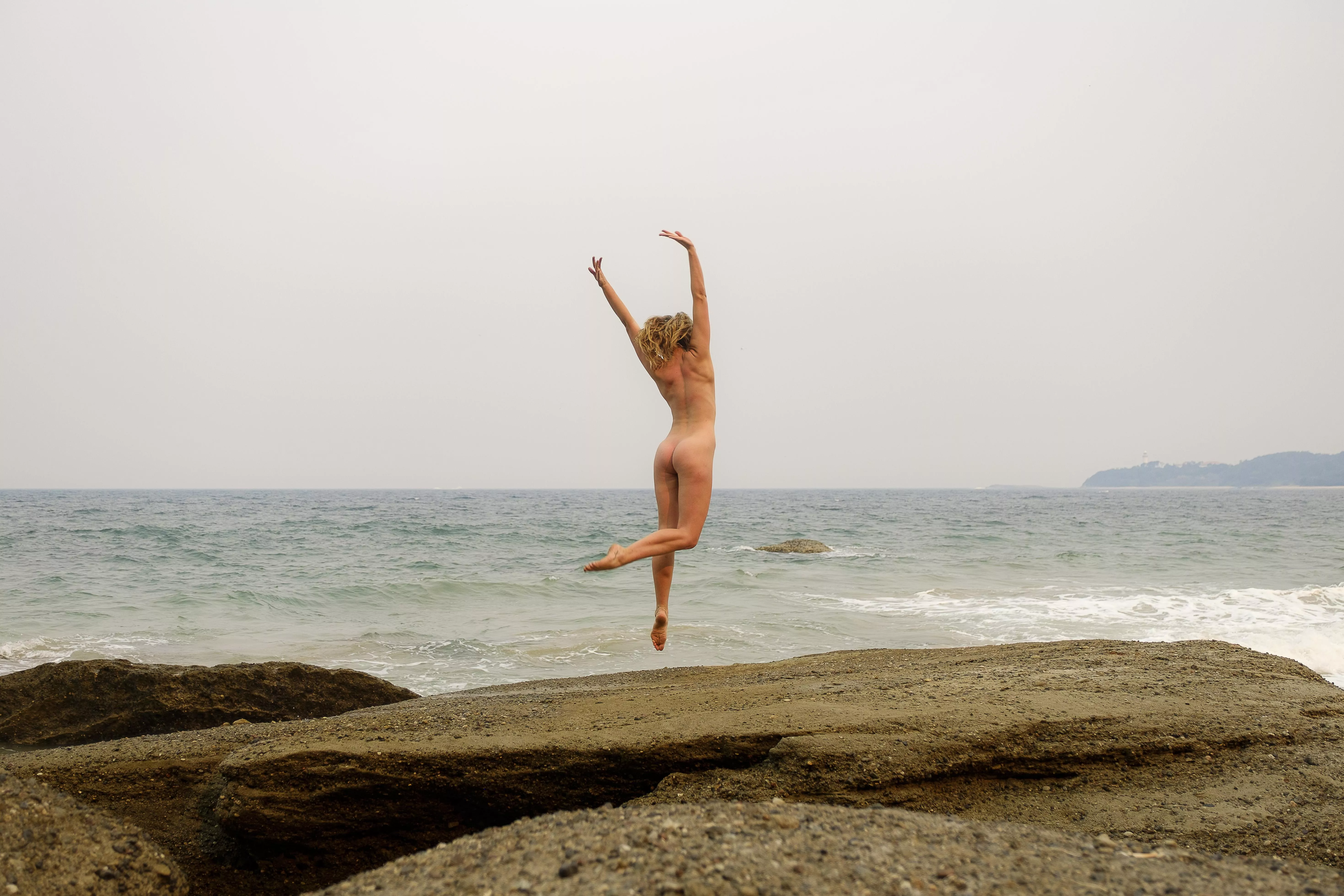 Dancing naked in nature might just be my favourite thing