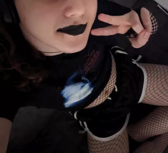 Feel really freaking cute (ik the lipstick is smudged :(