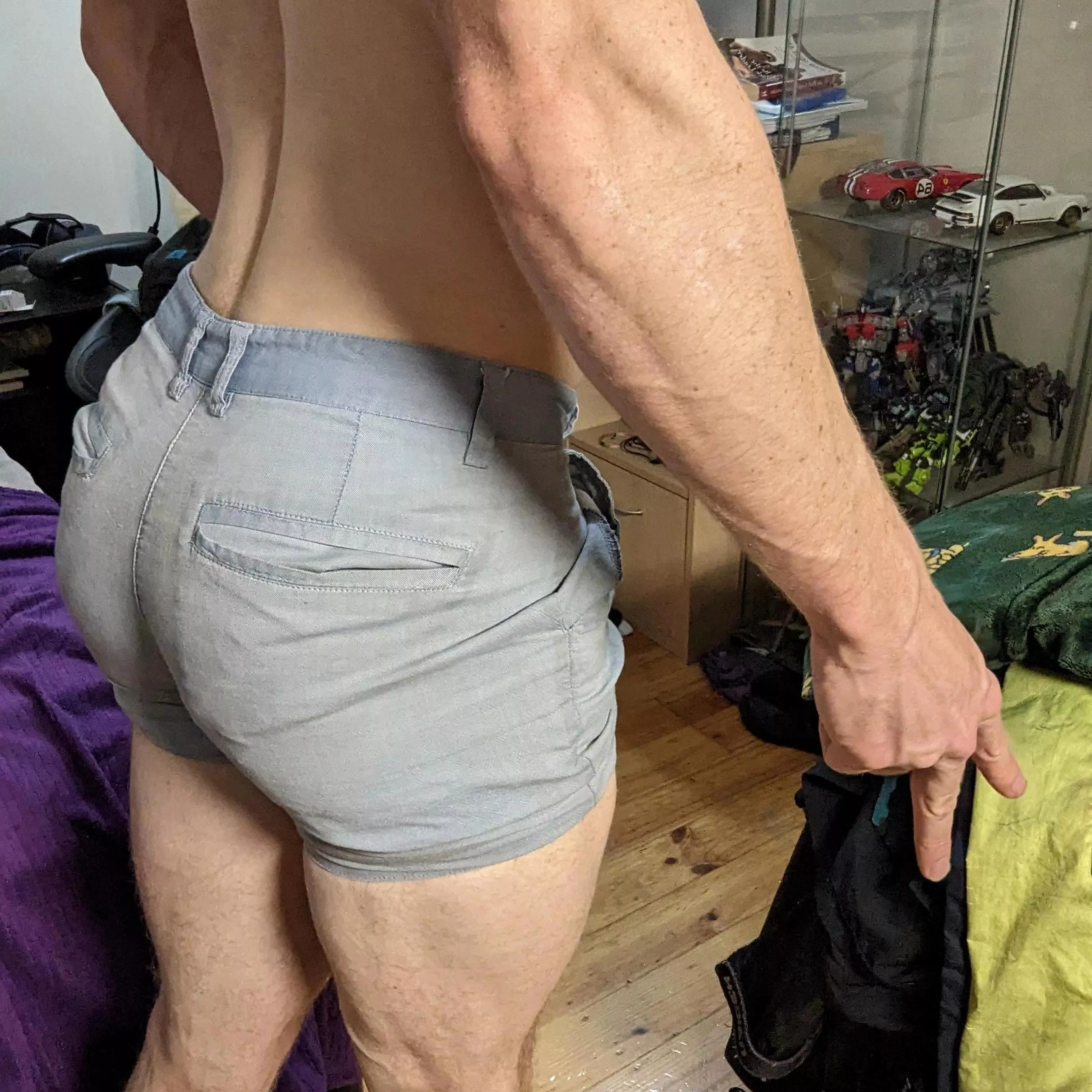 Fk whoever says blokes can't wear short shorts too 😁