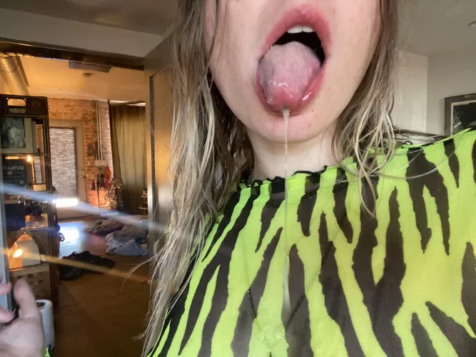 I hope you’re staying hydrated for me💋 [oc]