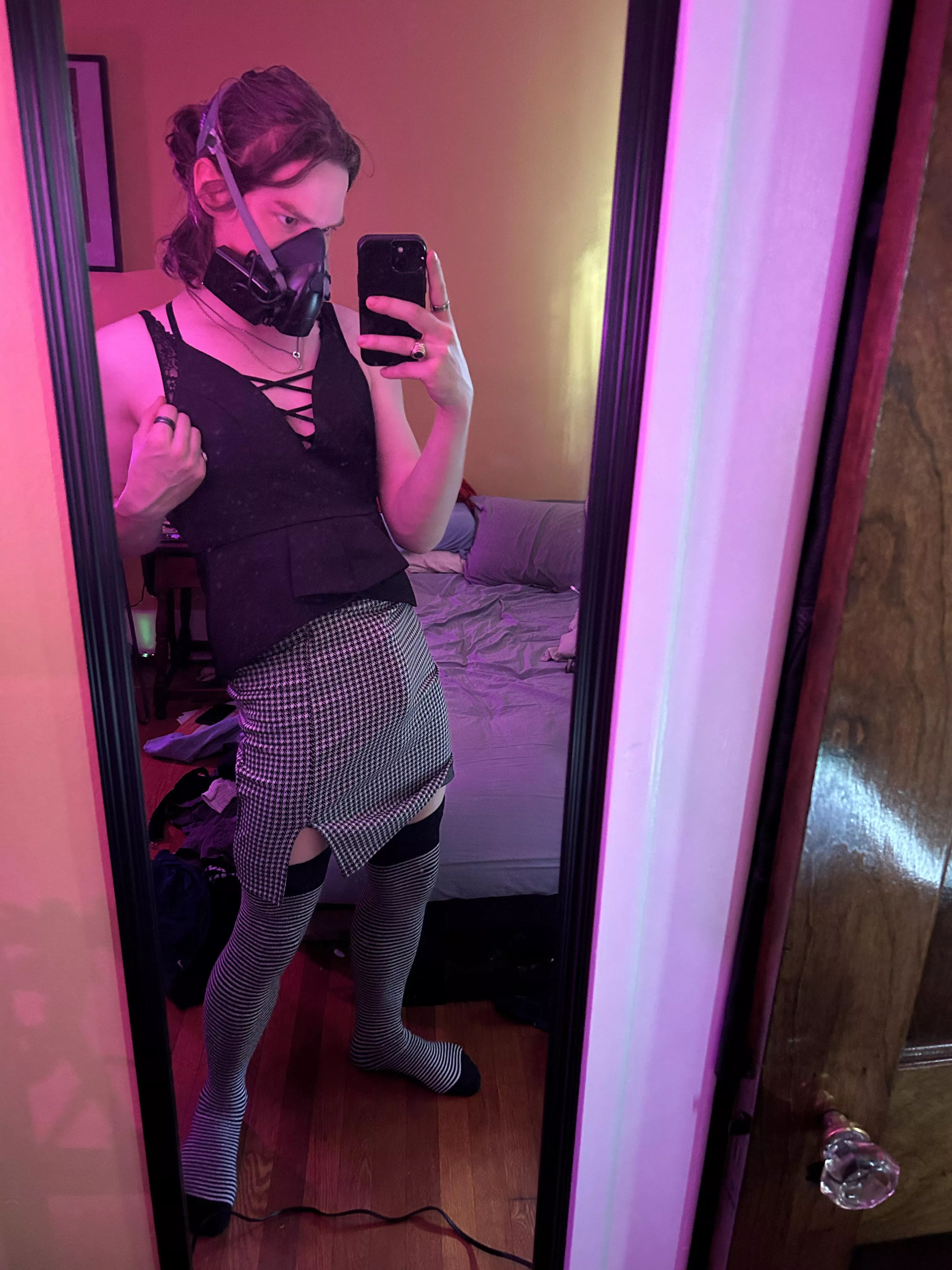 I think my skirt is a little too tight,,,