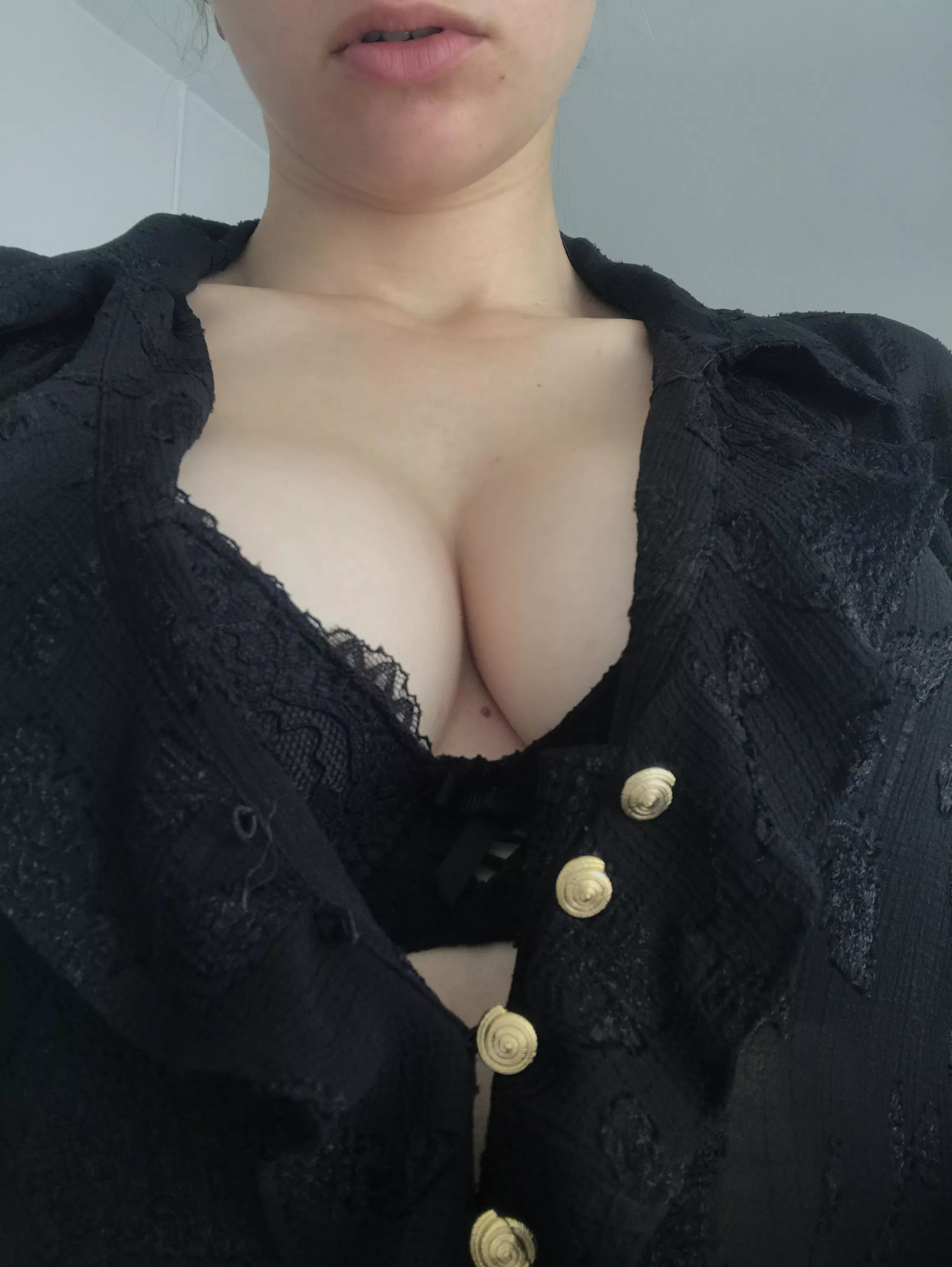 I won't unbutton myself anymore. Now it's up to you 😏