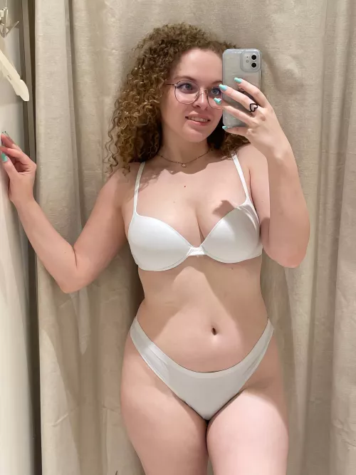 [Image] I can’t understand, it suits me better when I’m slightly plump or fit and go to the gym