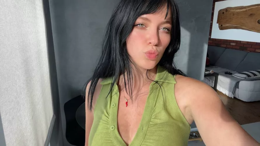 kisses to all of you💋