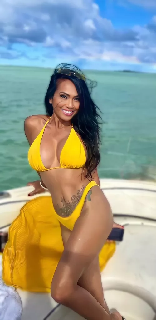 Me, my yellow bikini, and the sea