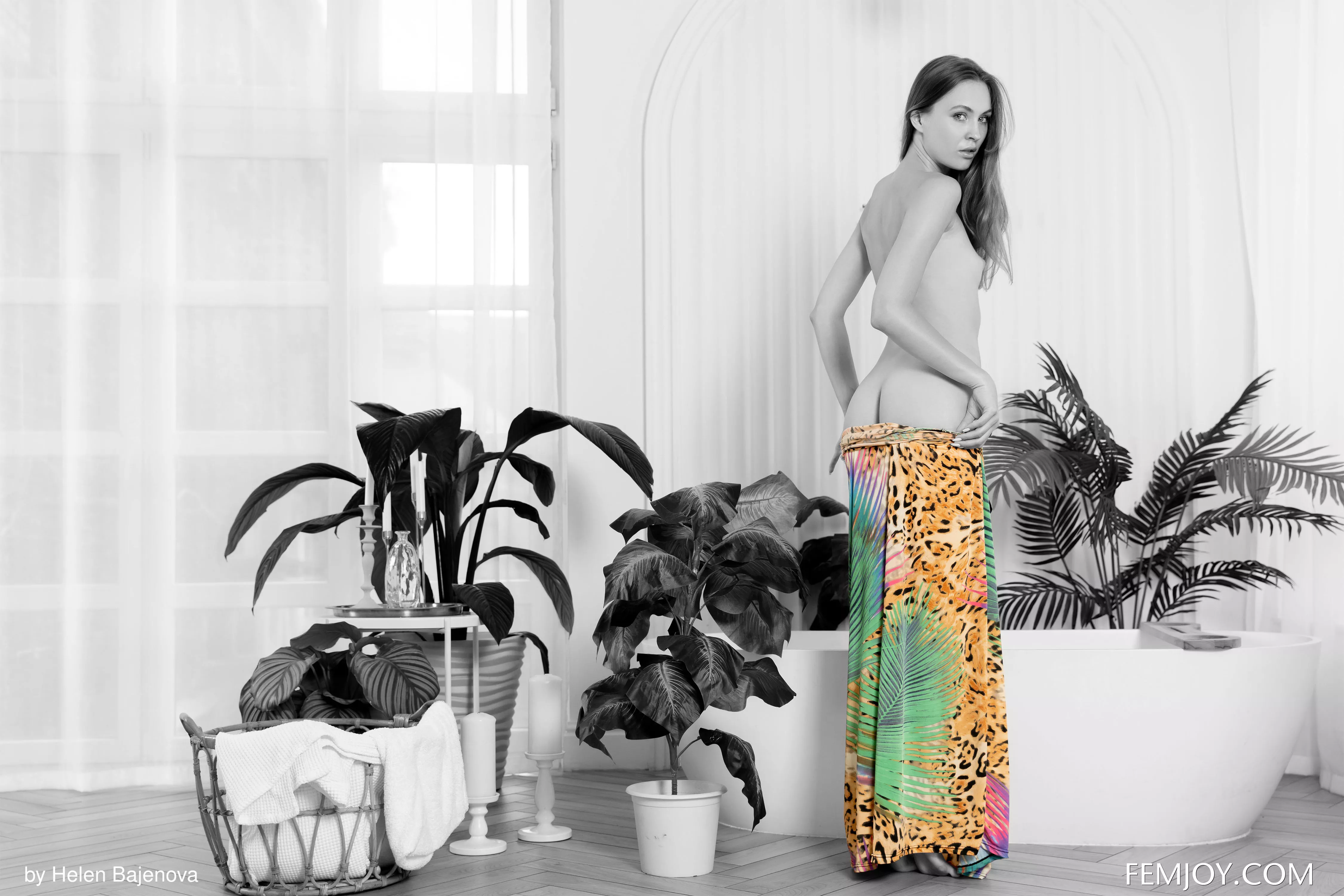 Mencia Francis - Bedroom (Femjoy)