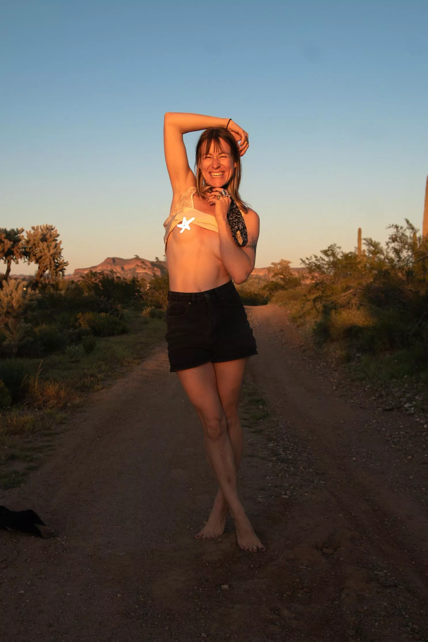 Nothing feels more beautiful than golden hour in the desert✨🌿
