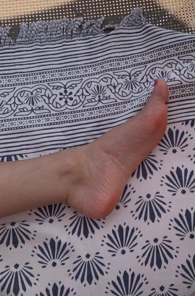 Stick your tongue out and rub it in my soles at the beach