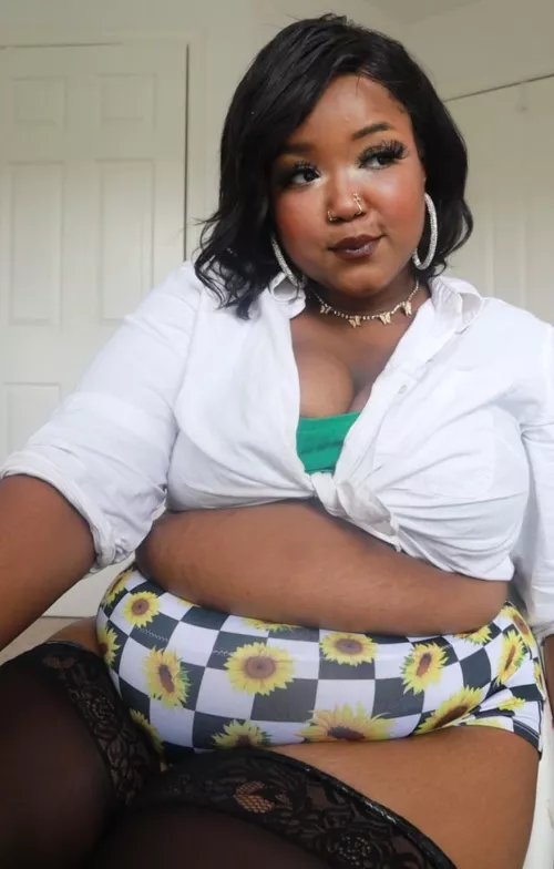 Sunflowers are my favorite flower. 🌻