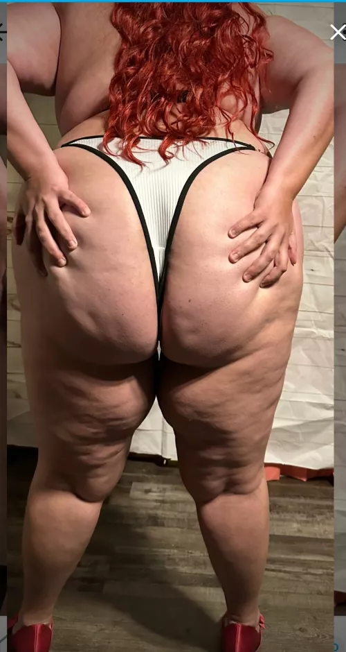 The beach needs more BBWs in thongs 🥵