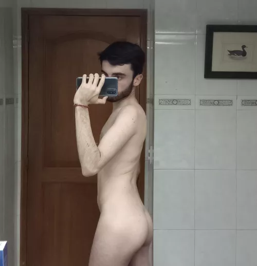 A twink grew a beard and stopped been a twink 😔