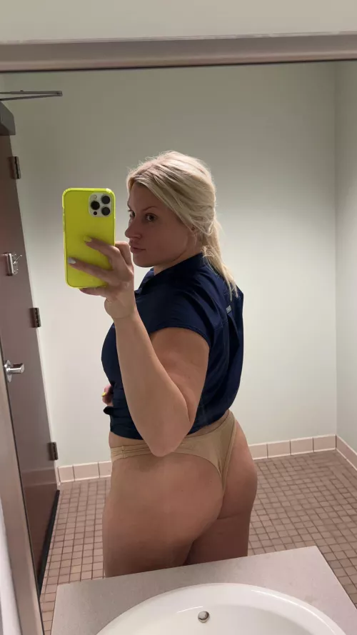 Basic bitch ass pic!