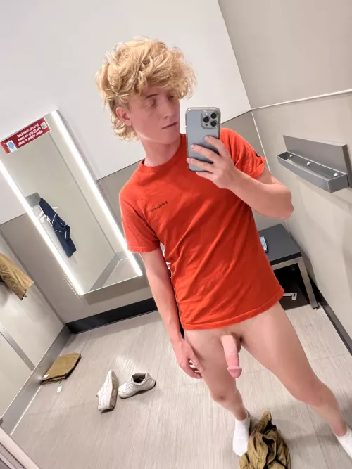 Come suck my cock in public?