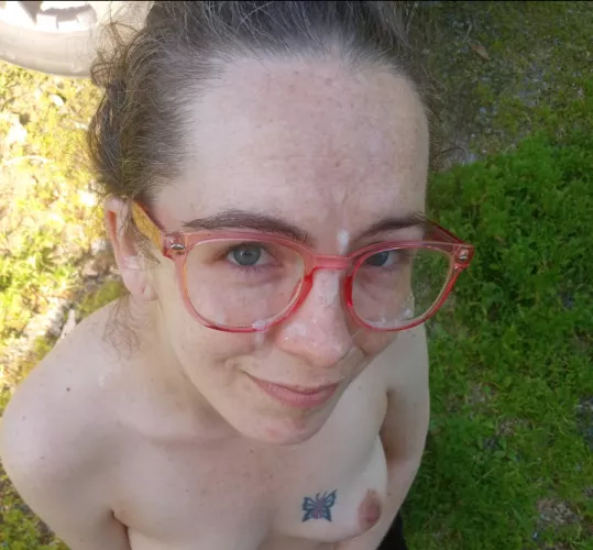 Daddy put me on my knees in the middle of the driveway and made me take his warm cum for teasing him at work 🤭🤤