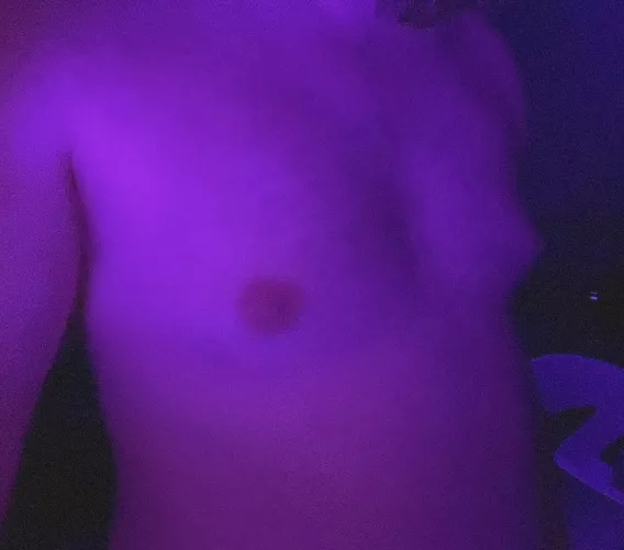 hope u like my boobies >_<