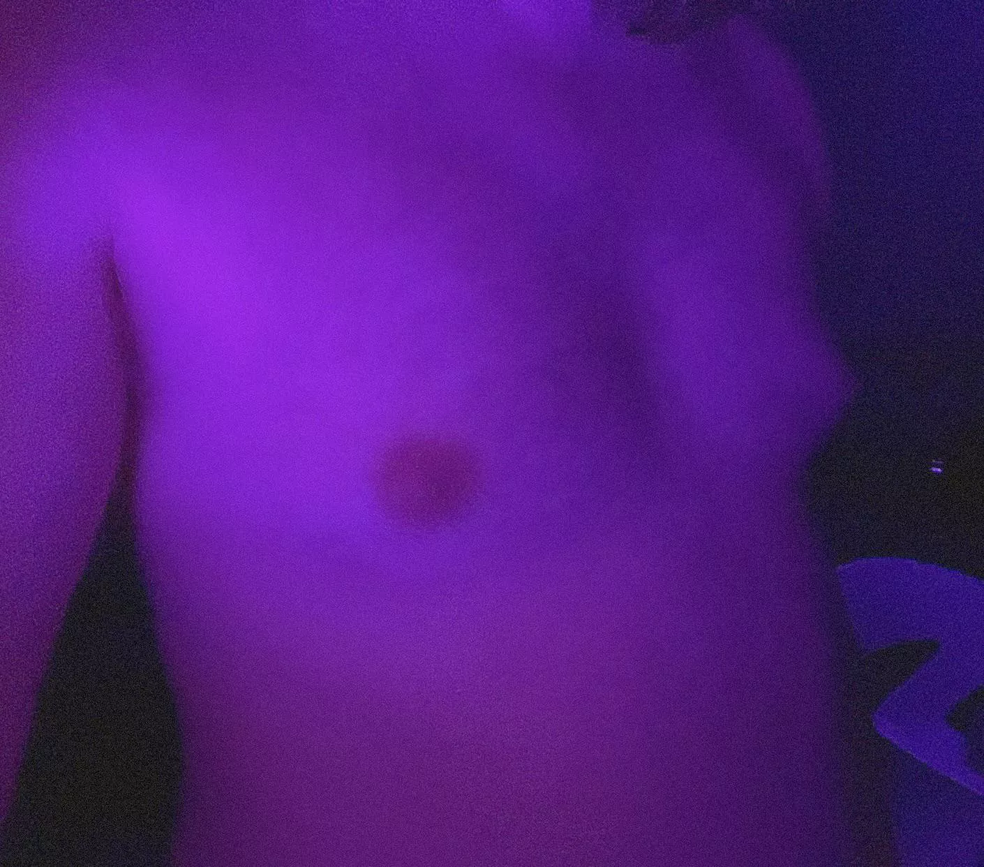 hope u like my boobies >_<