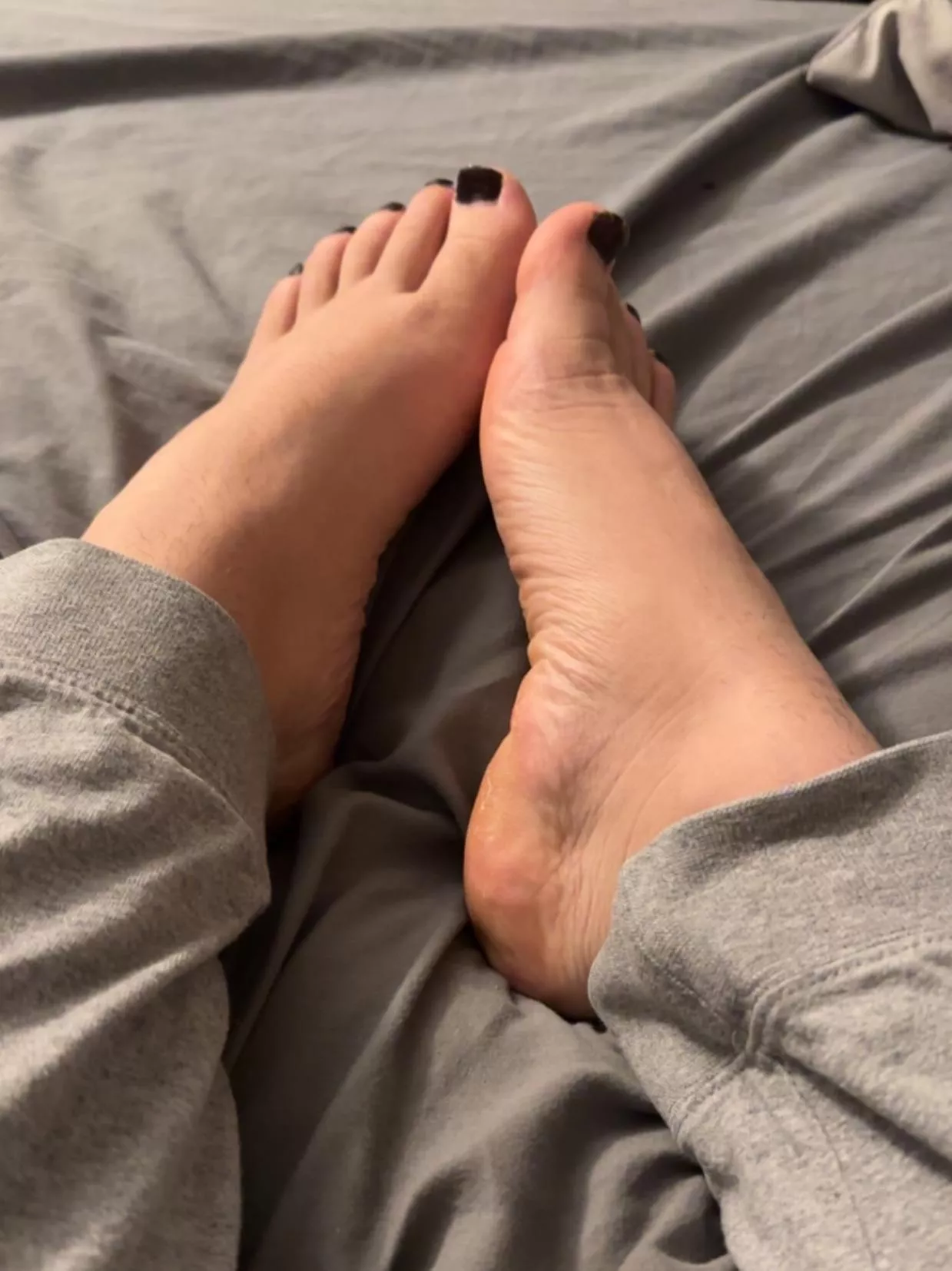 Imagine me slowly stroking your cock with my feet🤤😩