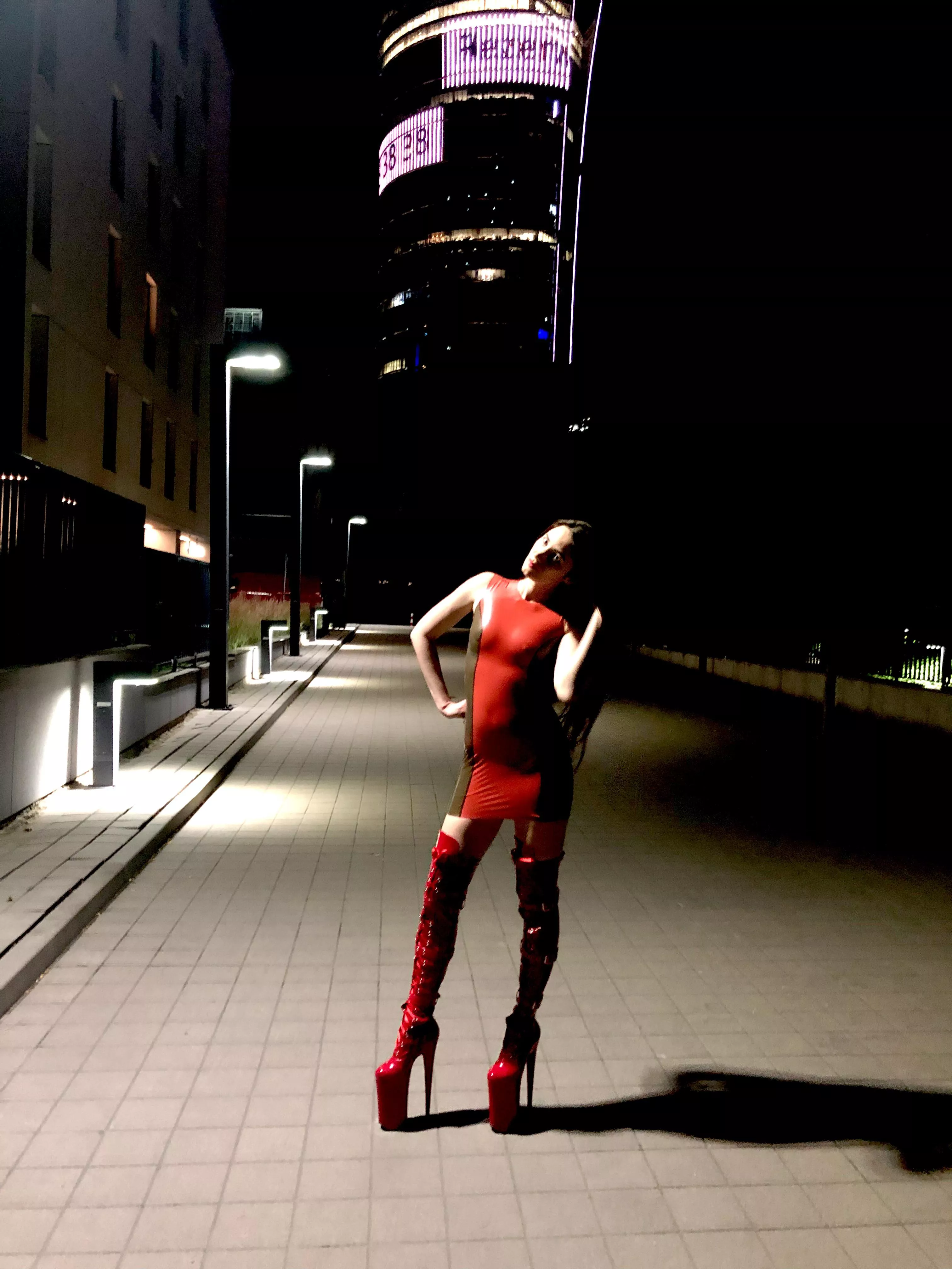 Latex in public place 😈❤️👠👠