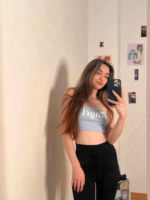 Less clothes, more crop tops 😍