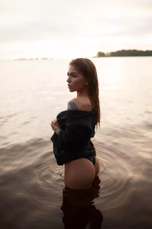 Let's pleasure each other until we're both satisfied in public