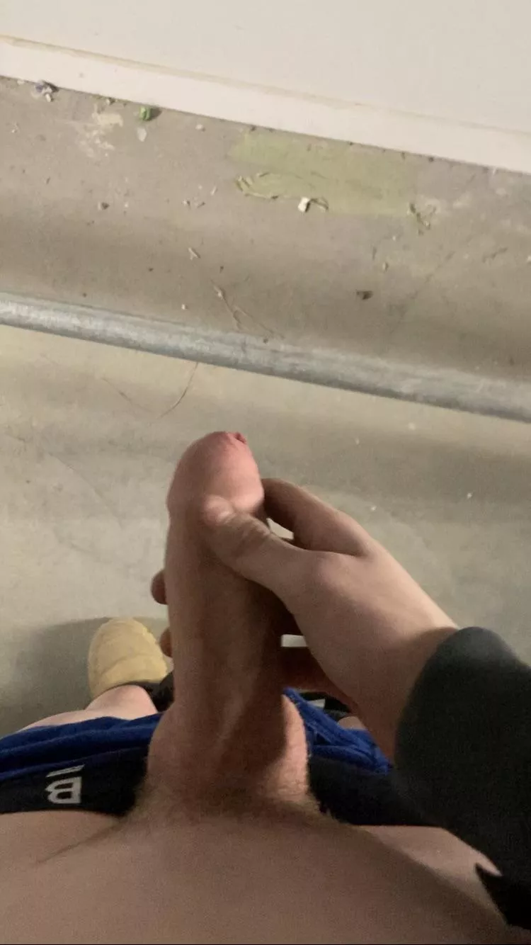 Really wanna get caught at work 😈