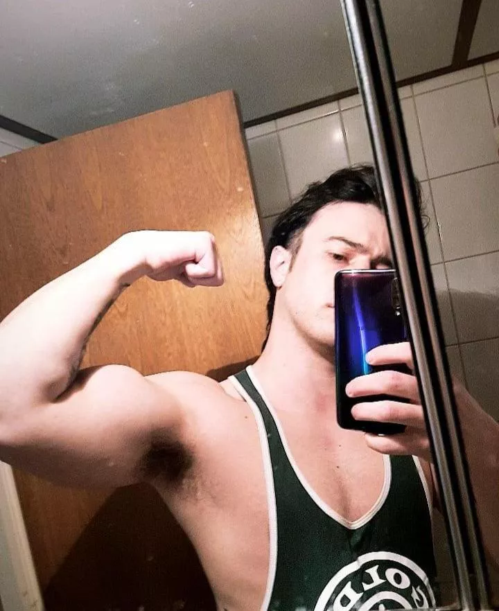 Smell daddy's armpits